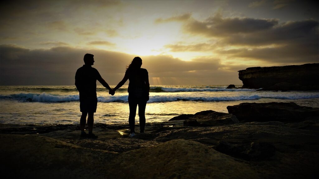 few, love, in love, sunset, fuerteventura, the day of lovers, romance, woman, man, together, happy, lifestyle, happiness, silhouette, hand in hand, lover, beloved, lovers, nature, peace, world peace, valentine's day, heart, paradise, island-4214914.jpg